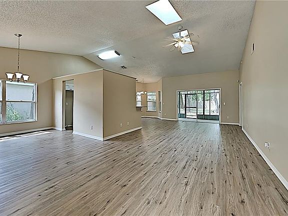 3rd image of 1417 Woodfield Oaks Dr