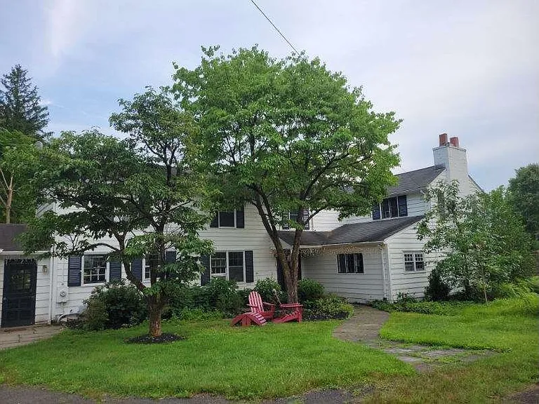 62 Cherry Hill Rd — Photo 1