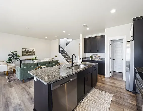 1389 Remington Trl — Photo 6