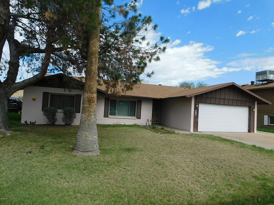 1st image of 410 E Greenway Dr