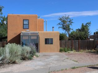1311 Acequia Borrada, Santa Fe, NM 87507