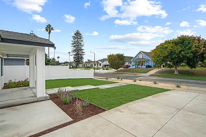 5308 S Victoria Ave — Photo 10