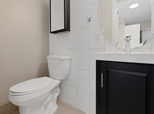 68 Sweetland Ave #3C, Ottawa, ON K1N 7T8