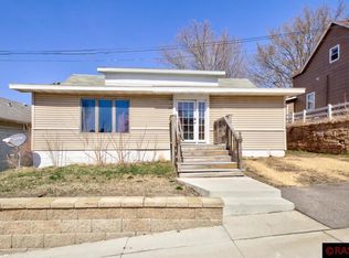 217 Bridge St, Le Sueur, MN 56058