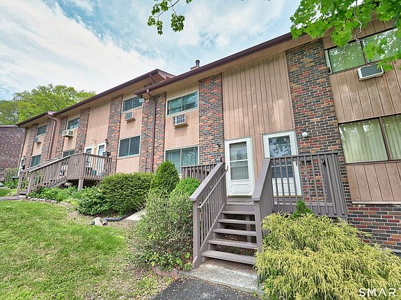 3rd image of 228 Oakville Avenue #D