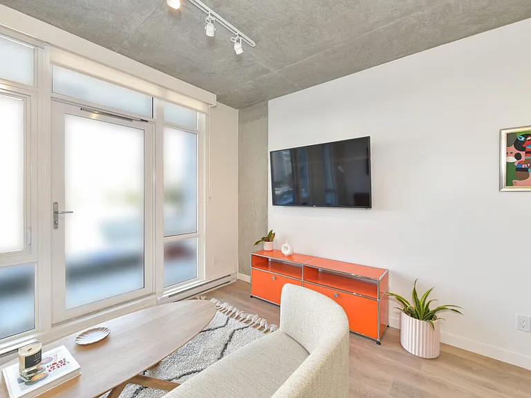 1097 View St — Photo 31