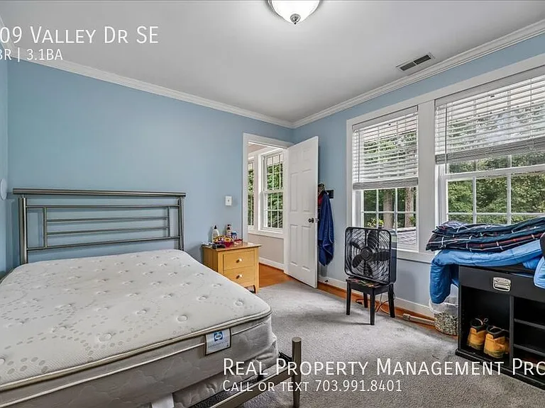 609 Valley Dr SE — Photo 21