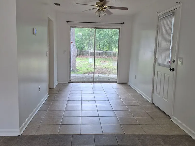 531 Ashmore Rd — Photo 9