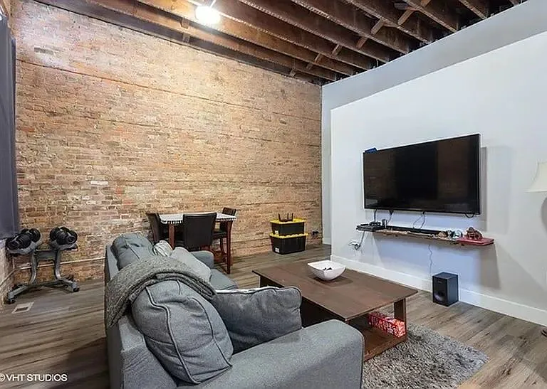 2001 S Loomis St #1R — Photo 6