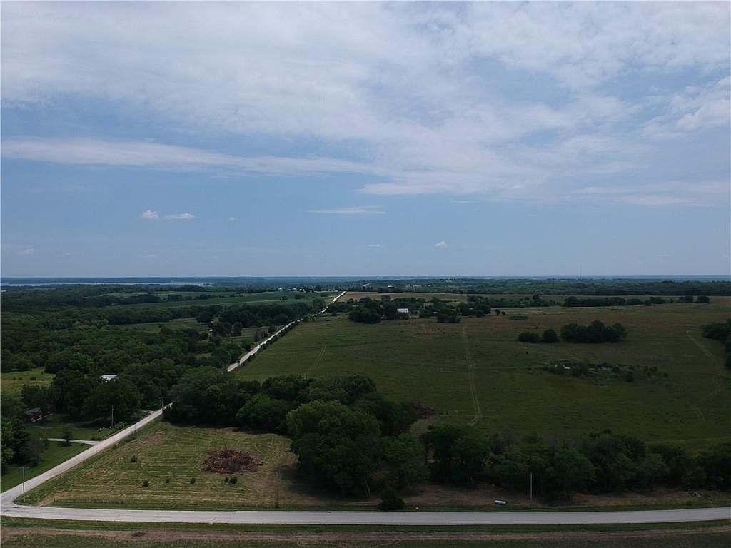 1 Crescent Hill Rd, Paola, KS 66071 MLS 2440503 Zillow