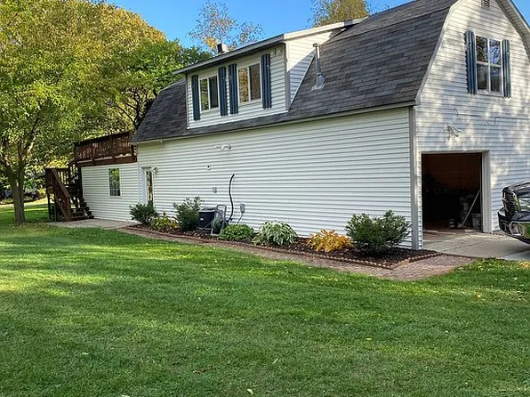 1121 W 32nd St, Holland, MI 49423