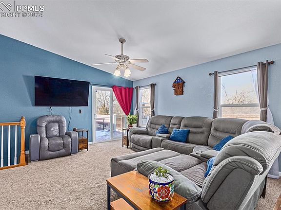 3rd image of 5680 Kingsboro Dr