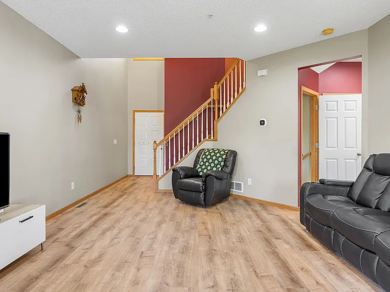 5048 Yuma Ln N — Photo 6