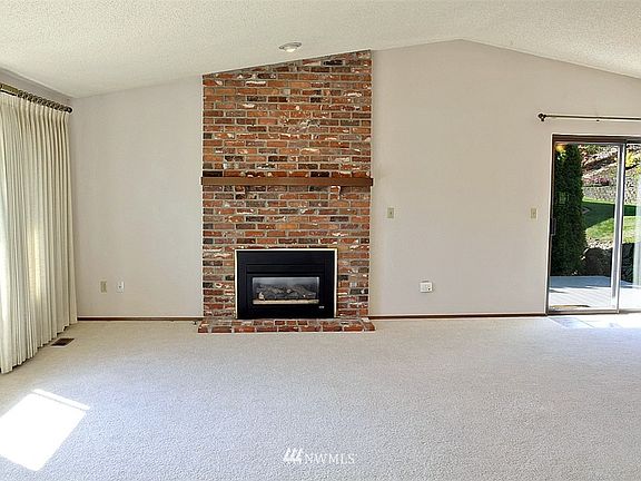 5th image of 3714 Northshore Boulevard NE