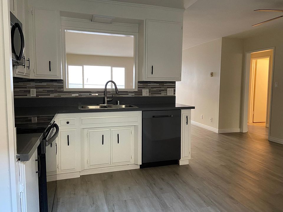 1st image of 718 E Magnolia Blvd #B