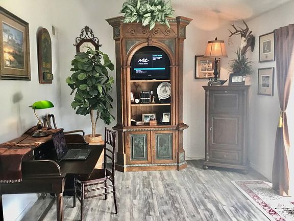 5th image of 221 Marion Dr #207