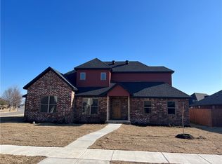 1805 SW Riverstone Rd, Bentonville, AR 72713