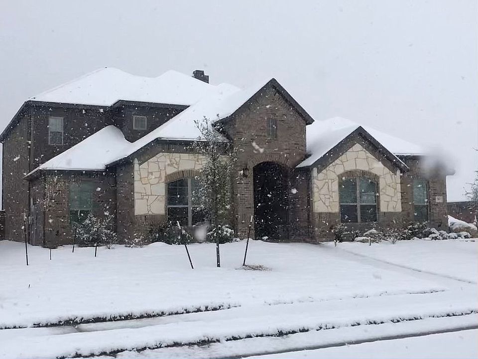 1st image of 319 Oak Meadow Trl