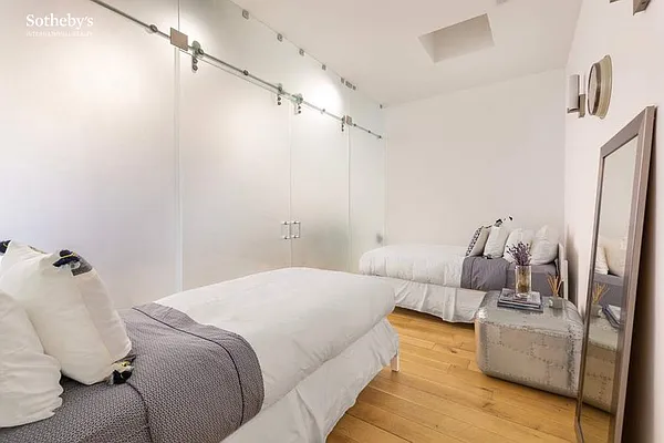 Rented by Sotheby's International Realty | media 18