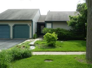 516 Lyon Dr, Buffalo Grove, IL