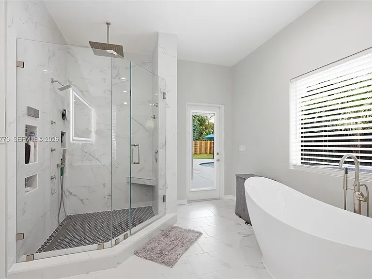 15845 SW 87th Ave — Photo 30