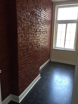 Rented by G2 Realty Group LLC | media 6