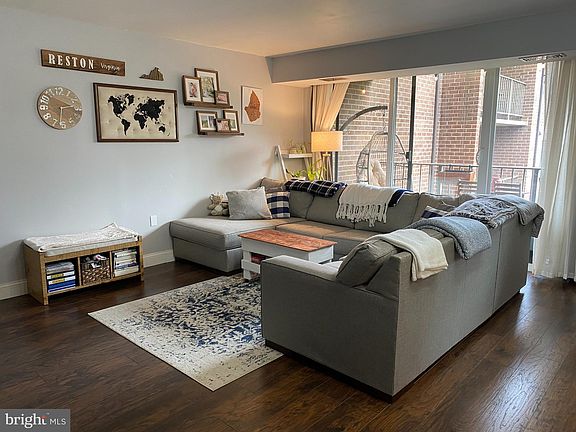 4th image of 1405 Northgate Sq #21C