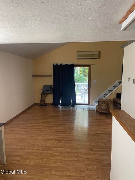 5th image of 56 Snowberry Road