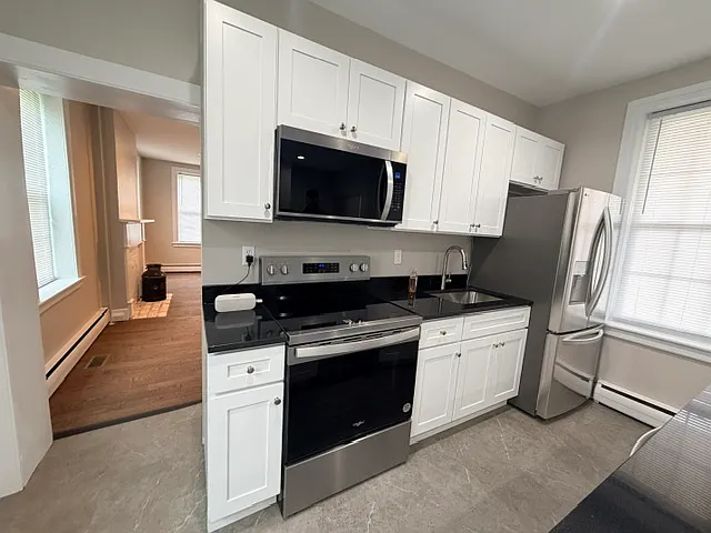 4 bed, 2454 sqft, $3,750 — Photo 3