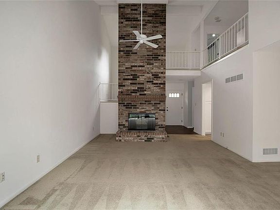 3rd image of 10929 W 96th Pl