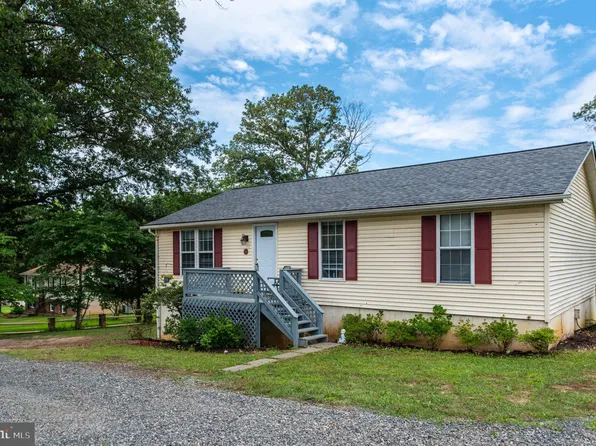 8 Perkins Ln, Stafford, VA 22554