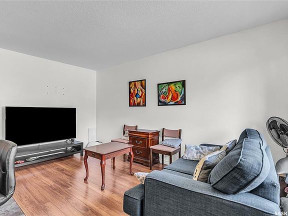 5th image of 2908 Eastview
