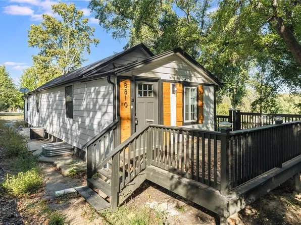 8810 E Smart Ave, Independence, MO 64053