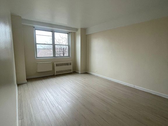 5th image of 850 Morrison Ave #15