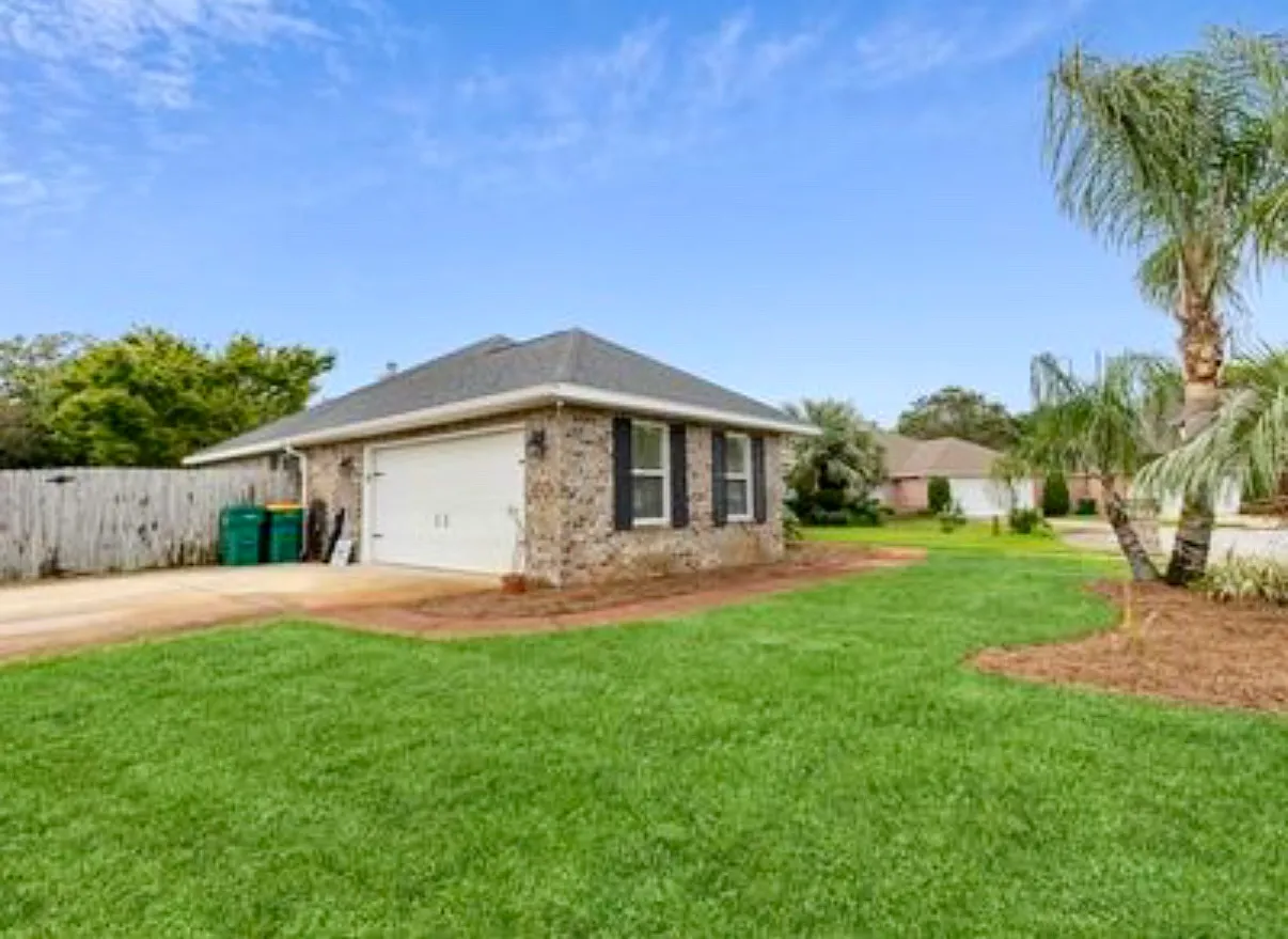 3 bed, 1795 sqft, $3,000 — Photo 2