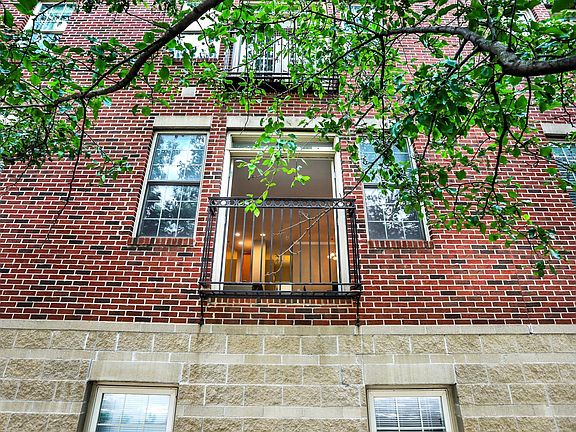 5th image of 219 N New Jersey St APT C