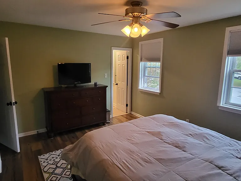 1216 Vermont Ln — Photo 9