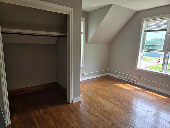4th image of 501 N 6th Ave W #1/2