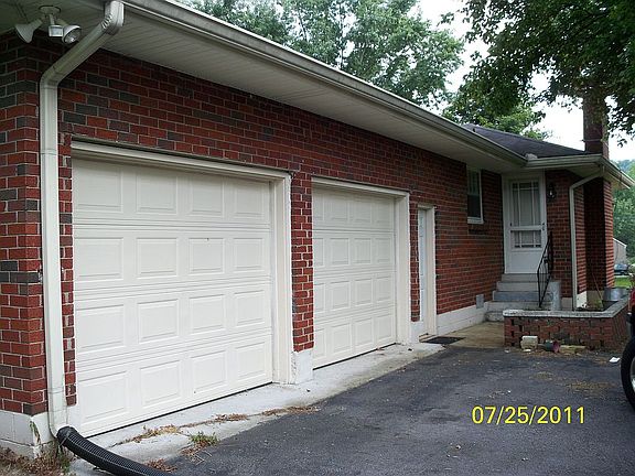 oversized 2 car garage with high ceilings
