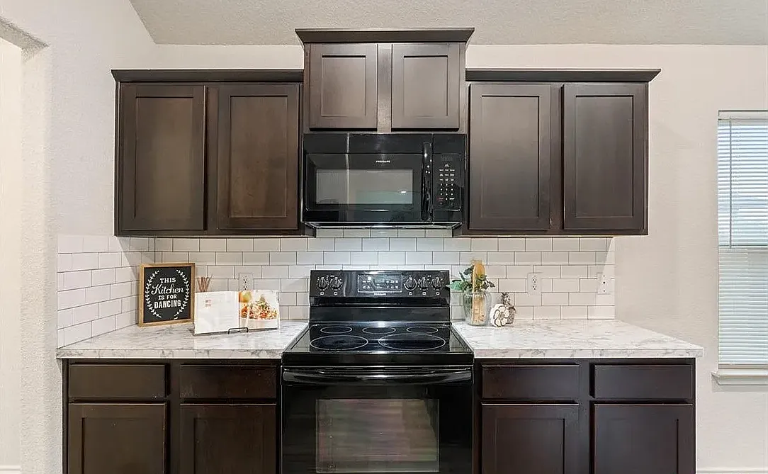 4 bed, 1887 sqft, $1,800 — Photo 4