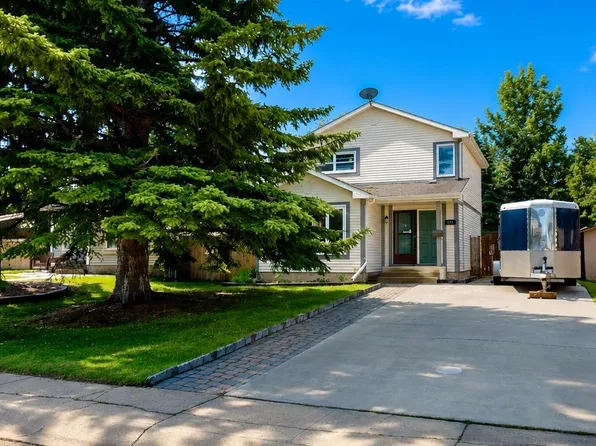 137 Greenwood Dr, Spruce Grove, AB T7X 1X8