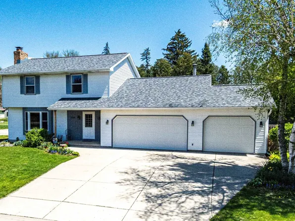 2108 Center St, Cross Plains, WI 53528