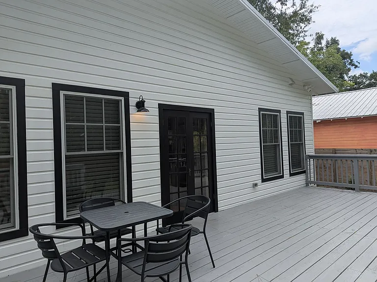 720 NW 3rd St — Photo 41