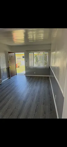 534 Stepney St #2 Photo 1