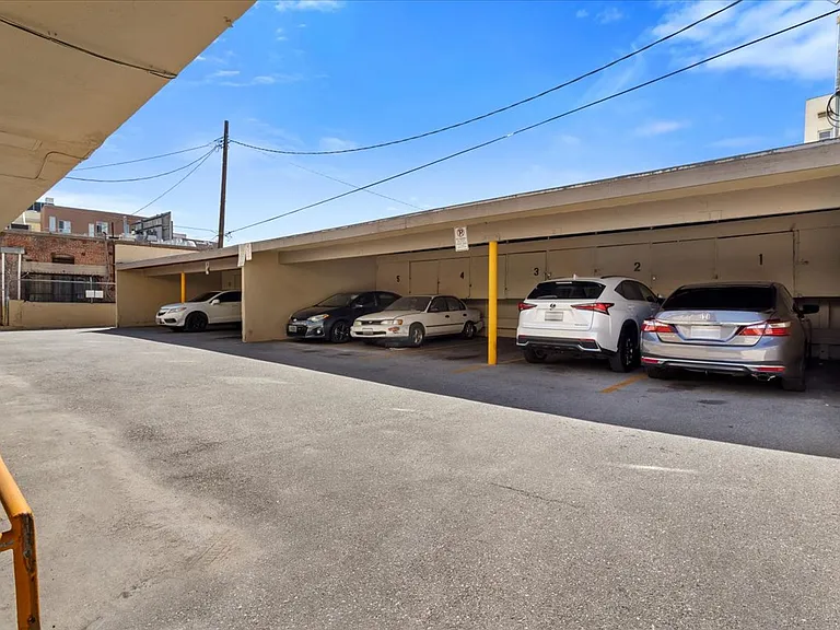 685 S Coronado St #207 — Photo 17