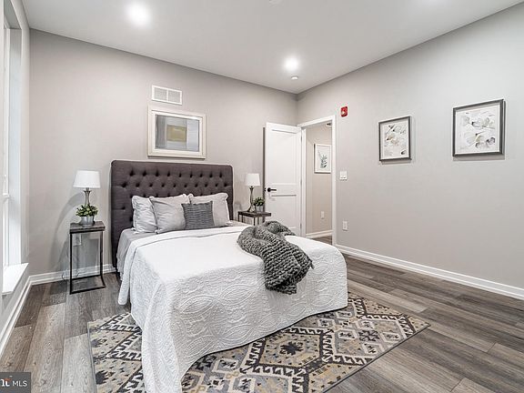 5th image of 2401 Washington Ave #C1-2