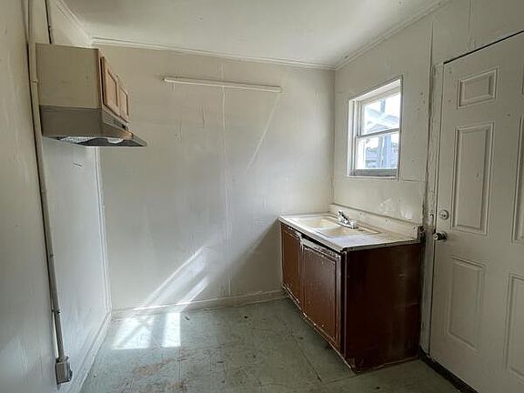 2nd image of 111 Washington Ave