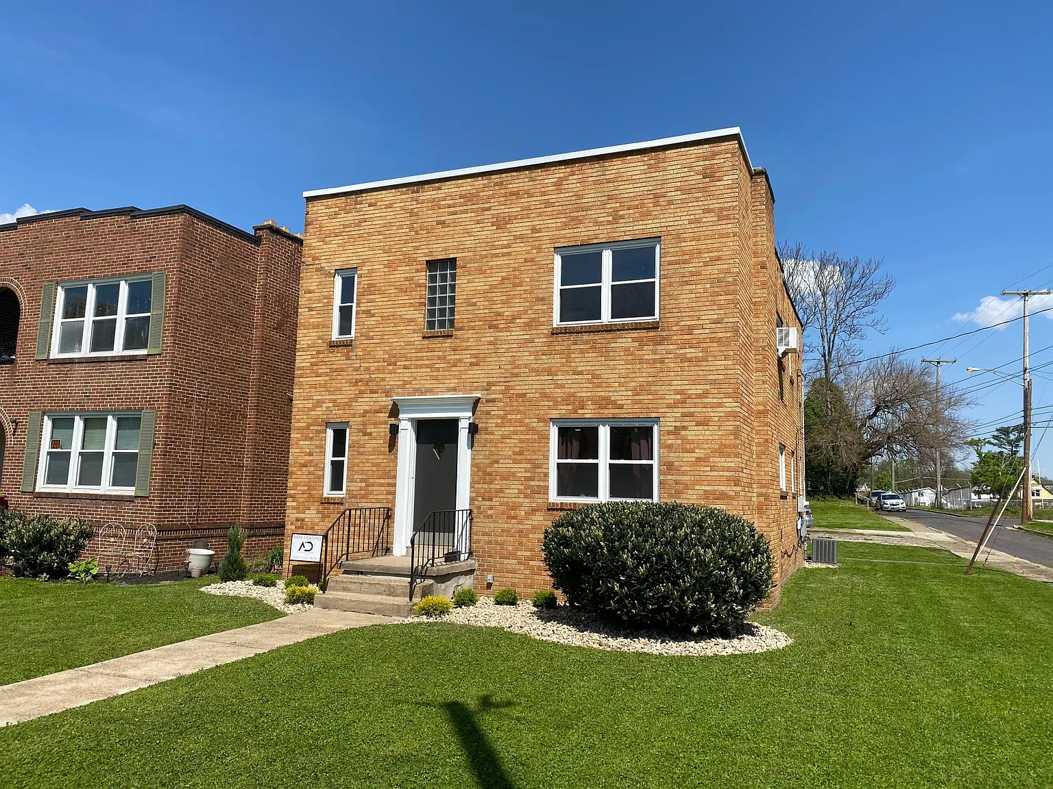 1356 Charleston Ave — Photo 3