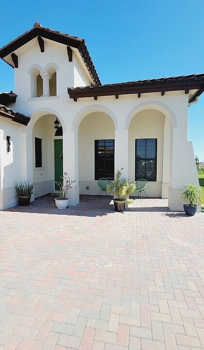 1st image of 4874 Corrado Ave