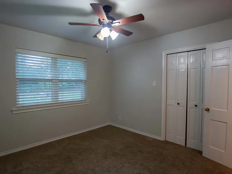 2110 Inwood Cir — Photo 13